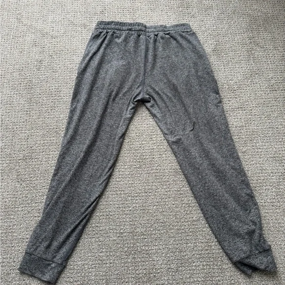 Vuori Joggers in Good Condition - Picture 2 of 6